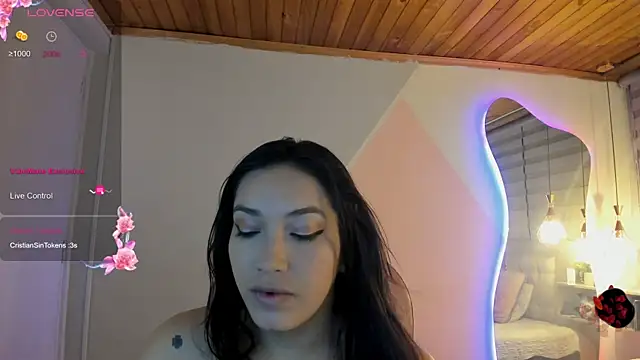 Snapshot of cristal__hot_1 chatting on March 30, 5:30 am cristal hot 1 online show from March 30, 5:30 am