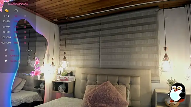 Snapshot of cristal__hot_1 chatting on April 19, 5:07 am cristal hot 1 online show from April 19, 5:07 am