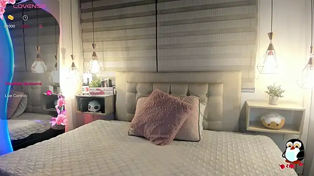 Snapshot of cristal__hot_1 chatting on April 24, 5:10 am cristal hot 1 online show from April 24, 5:10 am