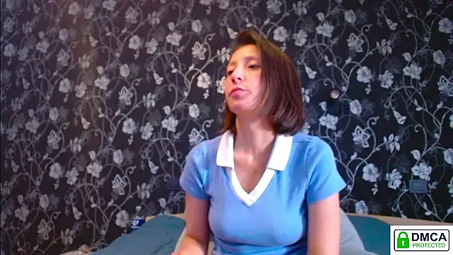 Snapshot of Sophi_Cute chatting on June 23, 6:00 am Sophi Cute online show from June 23, 6:00 am