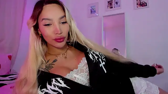  viioletweekend  online show from December 4, 11:24 pm