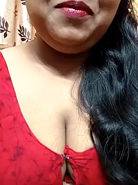 Snapshot of Sophiaboudi chatting on January 18, 5:37 pm Sophiaboudi online show from January 18, 5:37 pm