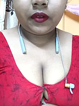 Snapshot of Sophiaboudi chatting on February 15, 5:50 pm Sophiaboudi online show from February 15, 5:50 pm