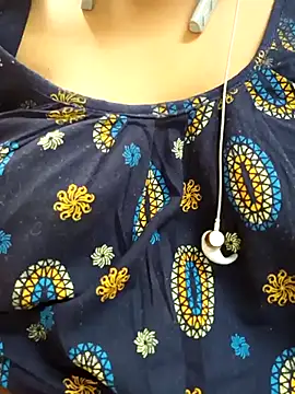 Snapshot of Sophiaboudi chatting on February 17, 5:53 pm Sophiaboudi online show from February 17, 5:53 pm