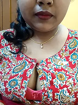 Snapshot of Sophiaboudi chatting on March 6, 5:33 pm Sophiaboudi online show from March 6, 5:33 pm