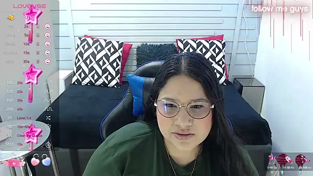 Snapshot of evelin_zaens chatting on January 31, 3:52 am evelin zaens online show from January 31, 3:52 am