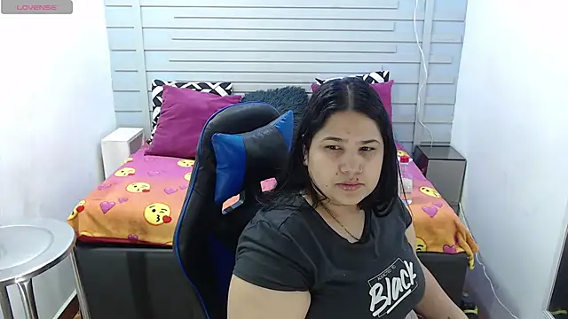 Snapshot of evelin_zaens chatting on February 8, 3:52 am evelin zaens online show from February 8, 3:52 am