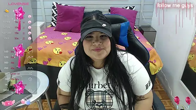 Snapshot of evelin_zaens chatting on February 18, 3:10 am evelin zaens online show from February 18, 3:10 am