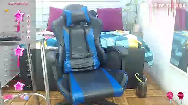 Snapshot of evelin_zaens chatting on February 24, 6:49 am evelin zaens online show from February 24, 6:49 am