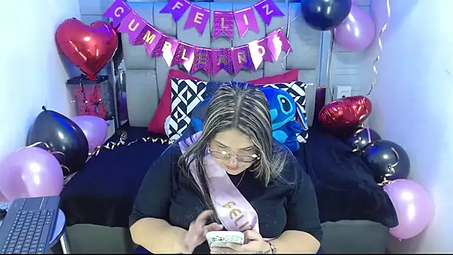 Snapshot of evelin_zaens chatting on October 10, 7:07 am evelin zaens online show from October 10, 7:07 am