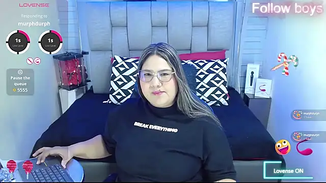 Snapshot of evelin_zaens chatting on October 12, 4:22 am evelin zaens online show from October 12, 4:22 am