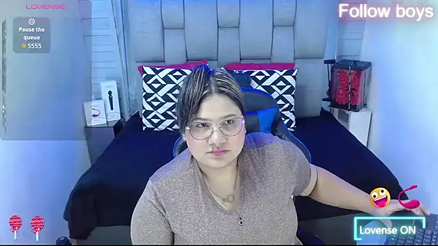Snapshot of evelin_zaens chatting on October 14, 4:57 am evelin zaens online show from October 14, 4:57 am