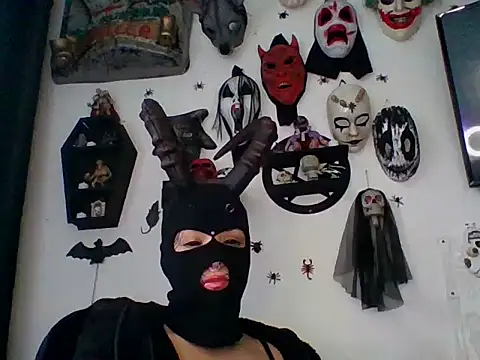 FeticheMacabre online show from October 18, 4:30 pm