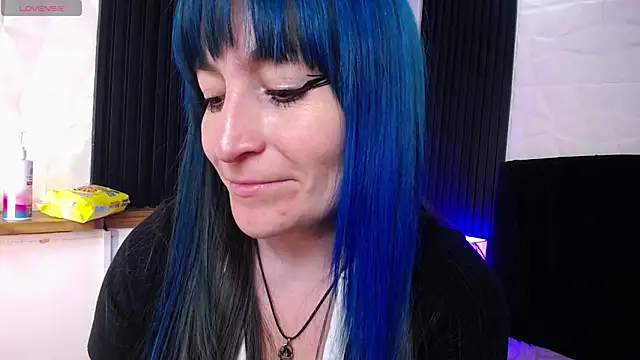 alicia moom online show from January 21, 11:02 pm