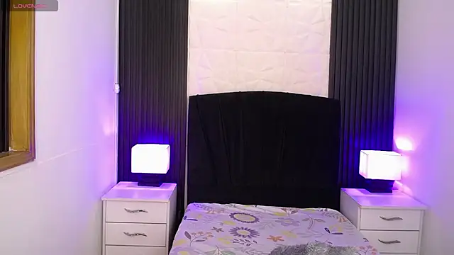 alicia moom online show from March 8, 1:25 pm