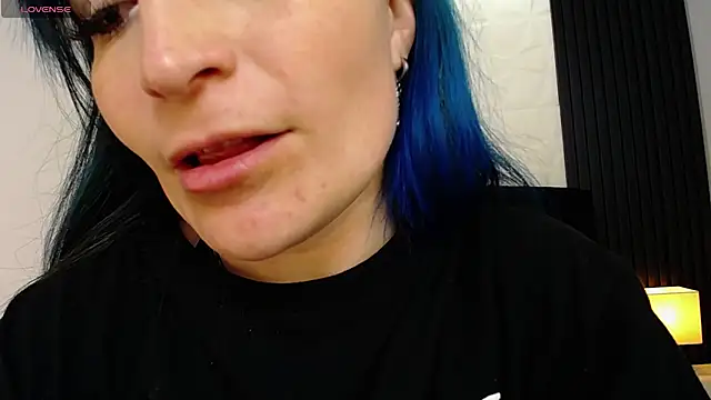 alicia moom online show from March 14, 10:49 pm