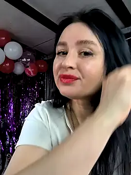 KikiXRed online show from February 15, 6:43 am