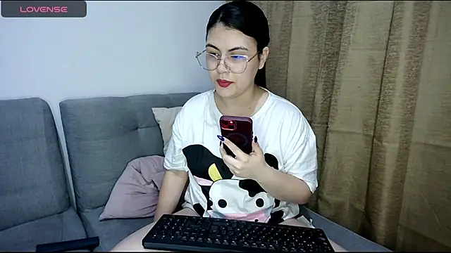 Snapshot of Alexxa_12 chatting on October 8, 3:15 am Alexxa 12 online show from October 8, 3:15 am
