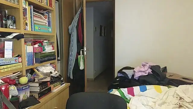 curiosillo83 online show from April 10, 1:05 pm