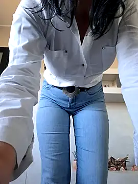 Snapshot of luxxe25 chatting on March 30, 8:59 am luxxe25 online show from March 30, 8:59 am