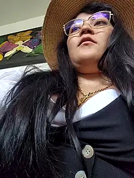 Sakura 0505 online show from March 7, 9:01 pm