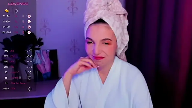 KindHazelHere  online show from October 29, 10:39 am