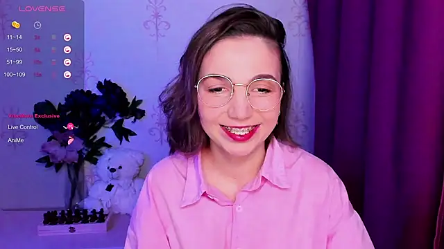 KindHazelHere  online show from February 6, 6:55 pm