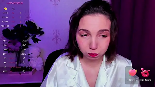 KindHazelHere  online show from February 25, 11:47 pm