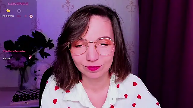 KindHazelHere  online show from March 18, 6:11 pm