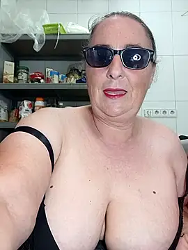 Snapshot of eroticjessitop chatting on June 25, 4:55 pm eroticjessitop online show from June 25, 4:55 pm