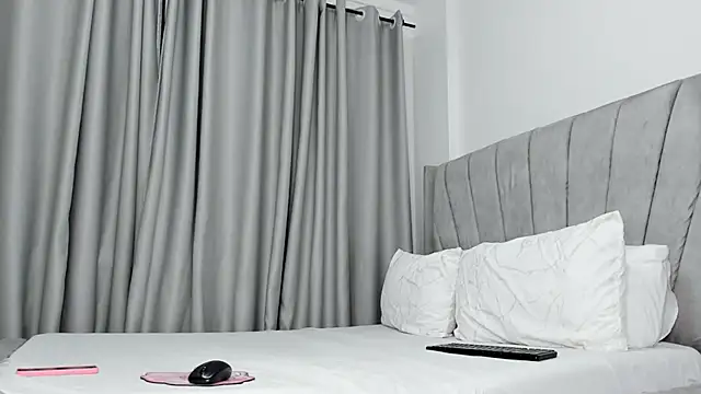 Snapshot of thee_sexy_goddess chatting on February 9, 3:10 am thee sexy goddess online show from February 9, 3:10 am