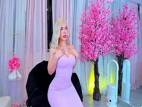 Sophi Jonnes online show from April 1, 10:49 am