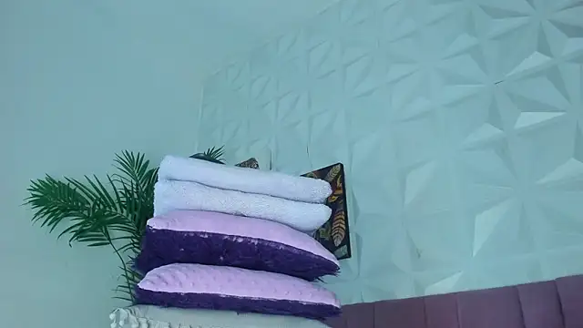 Snapshot of Hellen_Sky chatting on February 2, 7:12 pm Hellen Sky online show from February 2, 7:12 pm