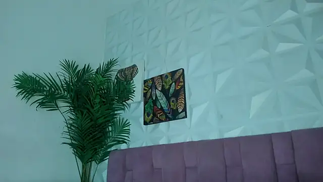 Snapshot of Hellen_Sky chatting on February 13, 7:10 pm Hellen Sky online show from February 13, 7:10 pm