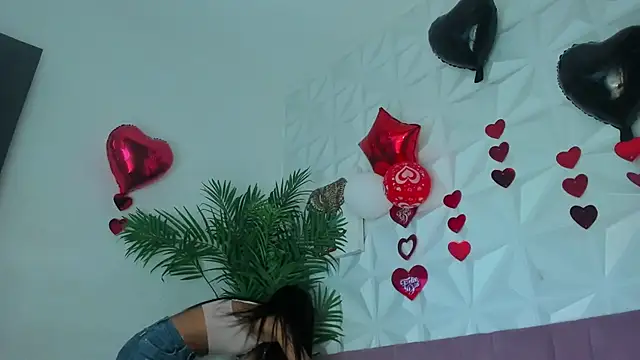 Snapshot of Hellen_Sky chatting on March 2, 7:10 pm Hellen Sky online show from March 2, 7:10 pm