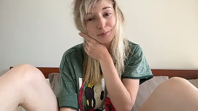 Snapshot of ivankai_ chatting on February 12, 3:23 am ivankai online show from February 12, 3:23 am