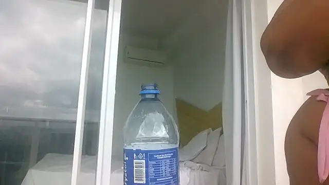 Snapshot of biancabombombbw chatting on January 12, 3:36 pm biancabombombbw online show from January 12, 3:36 pm