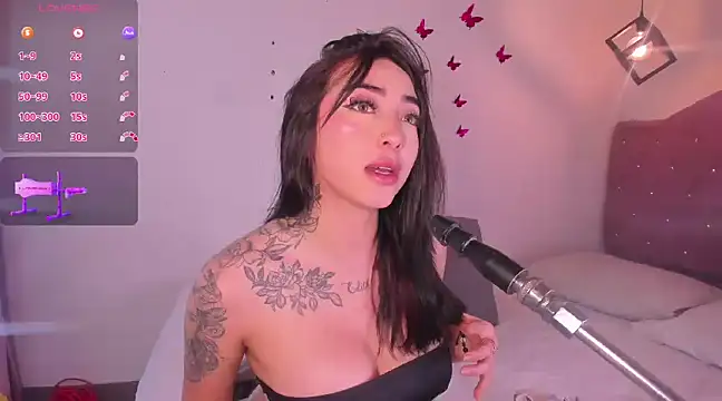 Snapshot of isa_red_hair chatting on December 22, 3:44 am isa red hair online show from December 22, 3:44 am