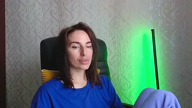 xx adrihanna xx online show from June 1, 6:15 am
