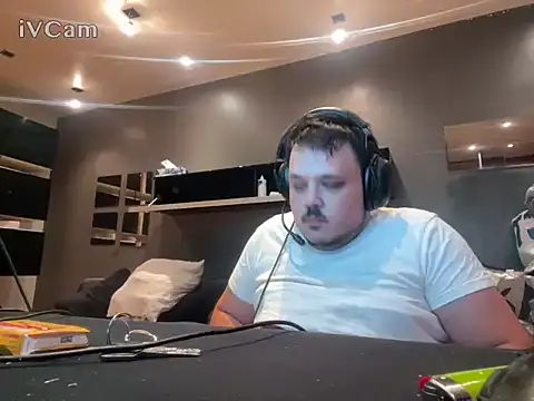 Snapshot of Bebemickey75 chatting on September 20, 8:21 pm Bebemickey75 online show from September 20, 8:21 pm