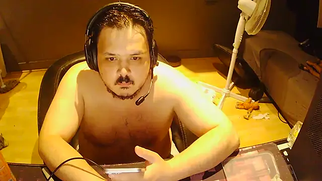 Bebemickey75 online show from May 29, 8:29 pm