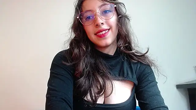 Snapshot of kute_Aliz chatting on March 21, 1:56 am kute Aliz online show from March 21, 1:56 am