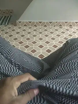 Snapshot of deshifuckers chatting on February 7, 1:58 am deshifuckers online show from February 7, 1:58 am