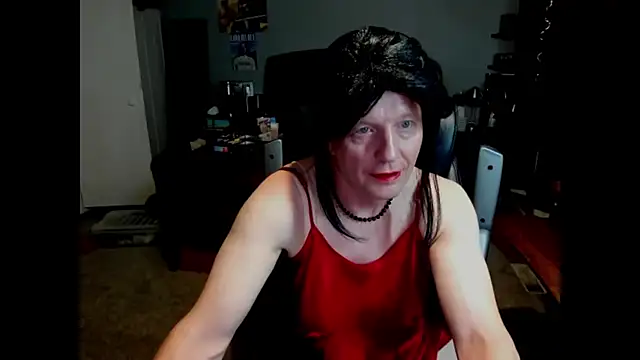 Snapshot of CharlotteAshton chatting on June 7, 11:25 am CharlotteAshton online show from June 7, 11:25 am