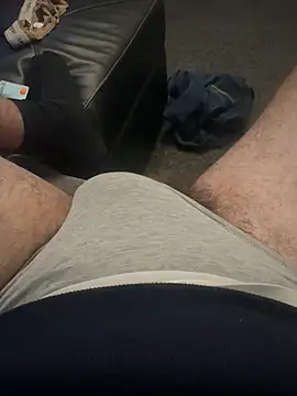 Snapshot of dantheman2795 chatting on February 2, 1:32 pm dantheman2795 online show from February 2, 1:32 pm