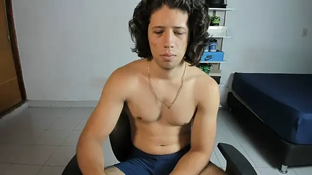 imtonny19 online show from December 18, 1:44 am