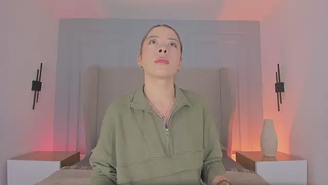 chloe d online show from March 9, 12:09 pm