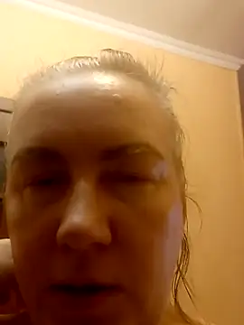 stiflers momy online show from April 3, 12:25 pm