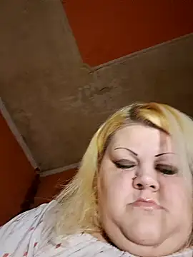 Snapshot of ducicsajsziii chatting on December 6, 6:59 am ducicsajsziii online show from December 6, 6:59 am