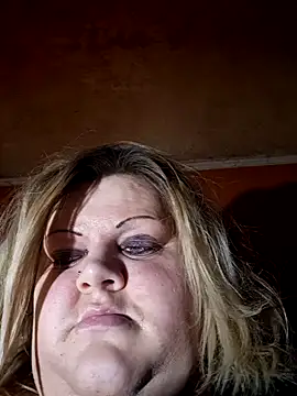 Snapshot of ducicsajsziii chatting on April 24, 6:54 pm ducicsajsziii online show from April 24, 6:54 pm